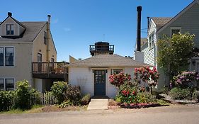 Headlands Inn Bed And Breakfast